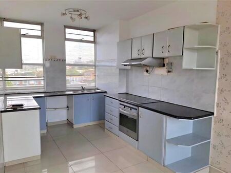 3 Bedroom Apartment in Essenwood
