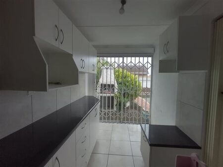 Bachelor apartment in Bluff