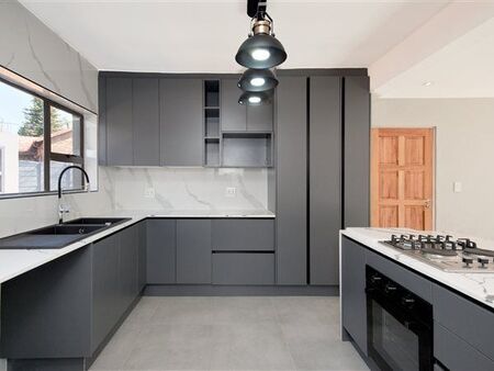 5 Bedroom House in Strubens Valley