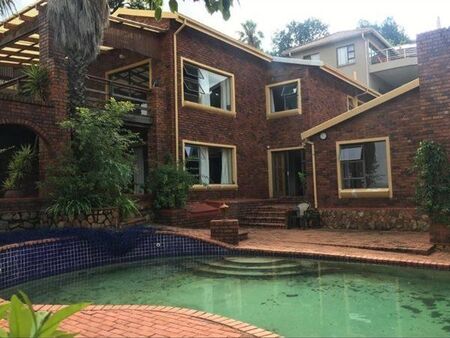 4 Bedroom House in Helderkruin