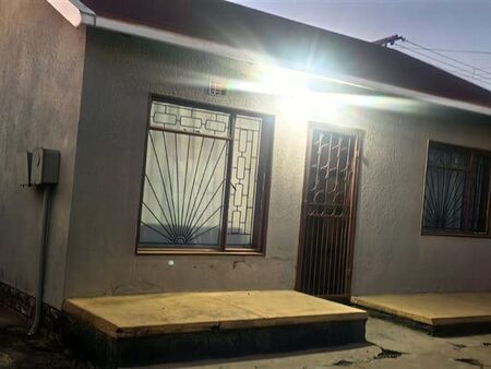 2 Bedroom House in Mabopane