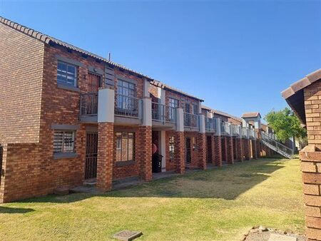 2 Bedroom Apartment in Mooikloof Ridge