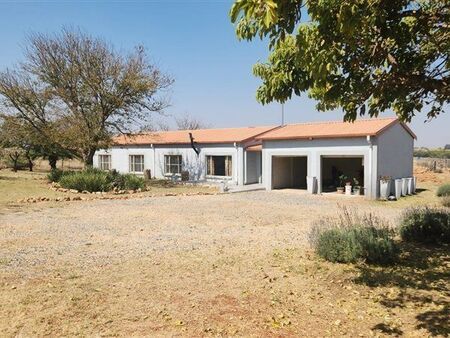 4 Bedroom House in Boschkop