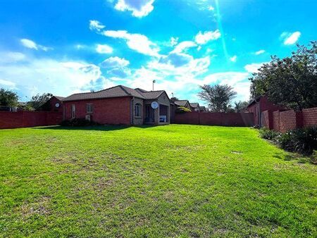 3 Bedroom Townhouse in Equestria