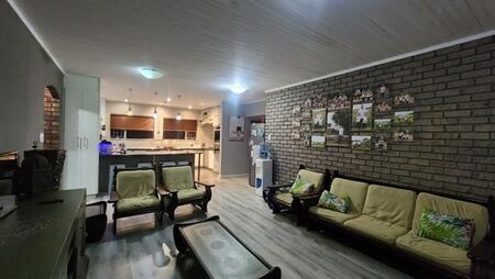 4 Bedroom House in Garsfontein