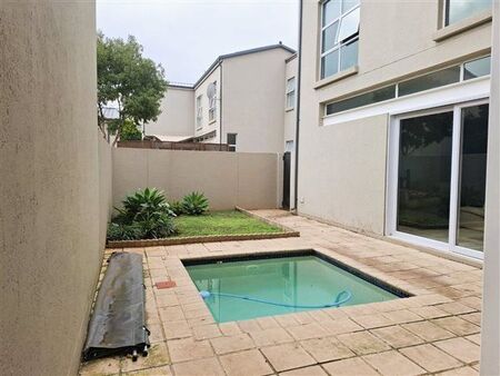 3 Bedroom Townhouse in Baileys Muckleneuk