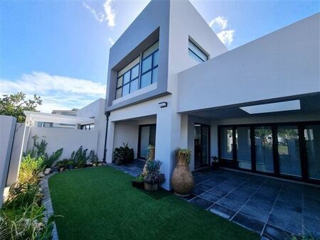 3 Bedroom House in Sandown