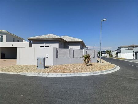 3 Bedroom House in Parklands North