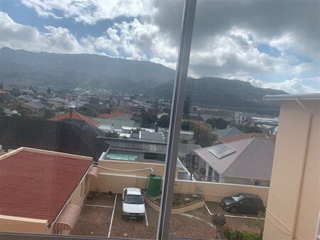 1 Bedroom Apartment in Fish Hoek