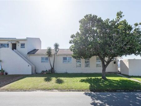 3 Bedroom House in Edgemead