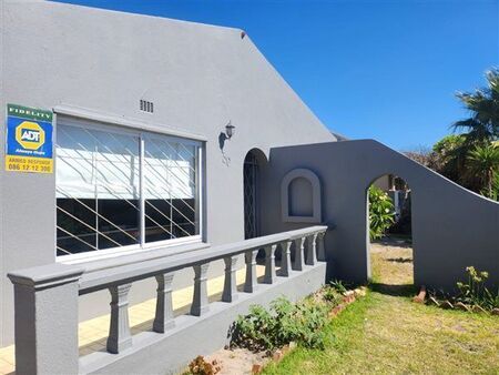 3 Bedroom House in Lotus River