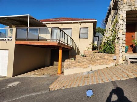 2 Bedroom House in University Estate