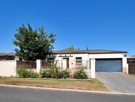 3 Bedroom House in Protea Heights
