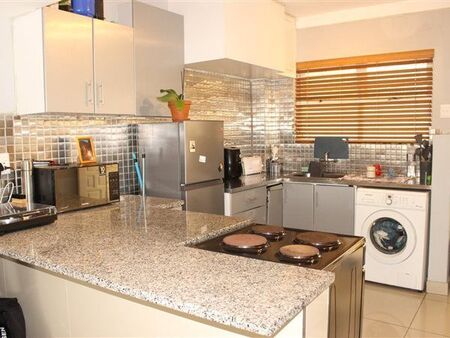 1 Bedroom Apartment in Three Anchor Bay