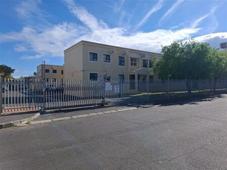 2 Bedroom Apartment in Somerset West Central