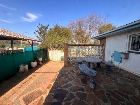 4 Bedroom house to rent in Uitsig, Bloemfontein