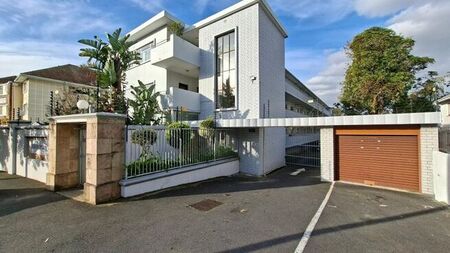 3 Bedroom apartment to rent in Kenilworth Upper, Cape Town