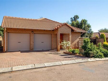 2 Bedroom House in Willow Park Manor
