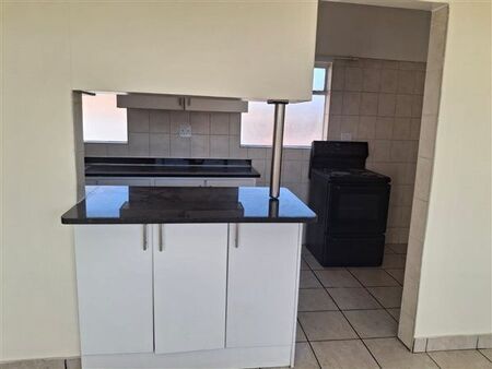 2 Bedroom Apartment in Sunnyside
