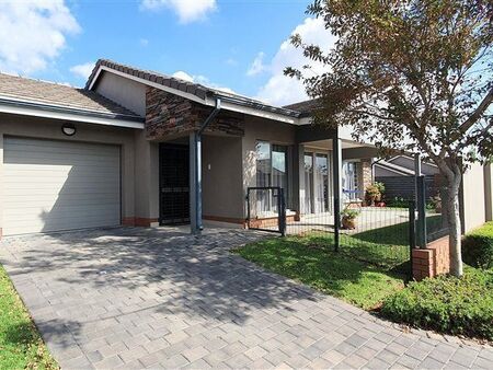 2 Bedroom House in Waterkloof