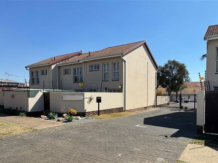 2 Bedroom Apartment in Rietfontein