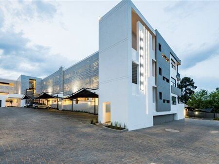 3 Bedroom Apartment in Bryanston