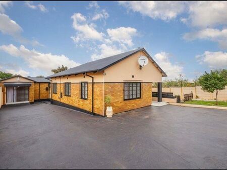 6 Bedroom House in Crosby