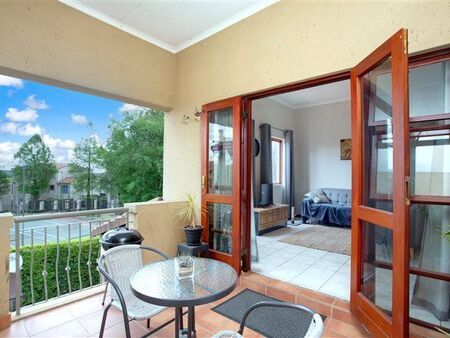 2 Bedroom Apartment in Douglasdale