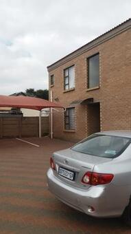 Bachelor apartment in Birch Acres