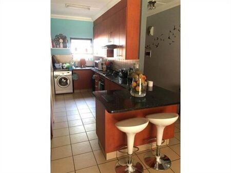 2 Bedroom Apartment in Ravenswood