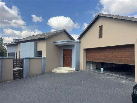 3 Bedroom House in Midstream Estate