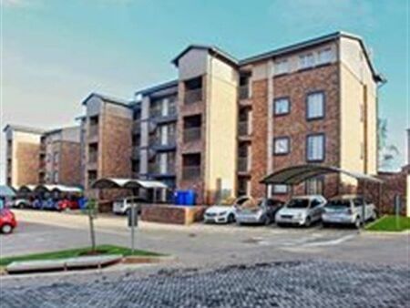 2 Bedroom Apartment in Die Hoewes