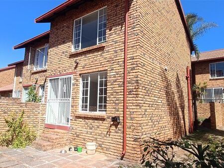 2 Bedroom Townhouse in Zwartkop