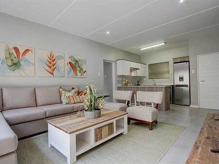2 Bedroom Apartment in Die Hoewes