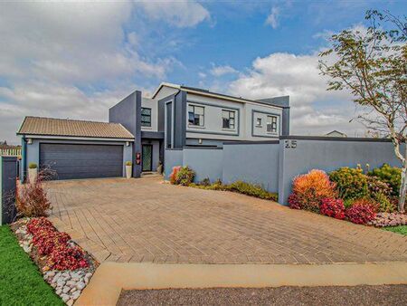 3 Bedroom House in Midstream Meadows