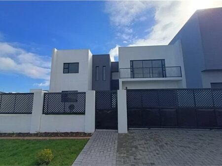 3 Bedroom House in Sandown