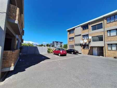 2 Bedroom Apartment in Bloubergrant