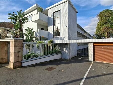 3 Bedroom Apartment in Kenilworth Upper