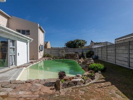 3 Bedroom House in Edgemead