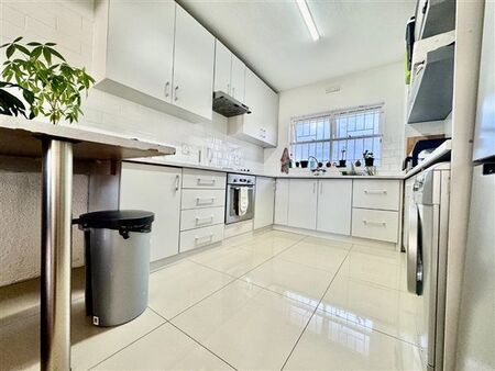 2 Bedroom Apartment in Three Anchor Bay