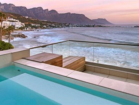 3 Bedroom Apartment in Clifton
