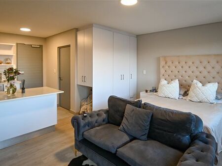 1 Bedroom Apartment in Somerset West Central