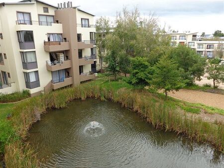 3 Bedroom Apartment in Somerset West Central