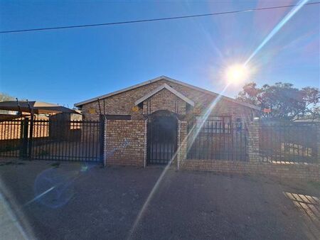 3 Bedroom House in Postmasburg