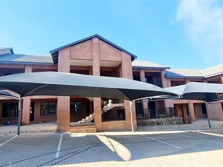 1 Bedroom Townhouse in Louis Trichardt