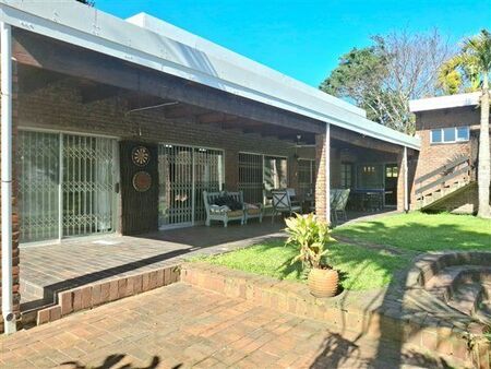 4 Bedroom House in Meerensee