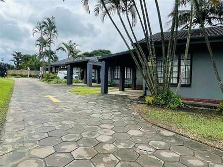 3 Bedroom Apartment in Arboretum