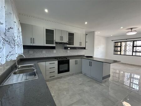 2 Bedroom Flat in Park Hill