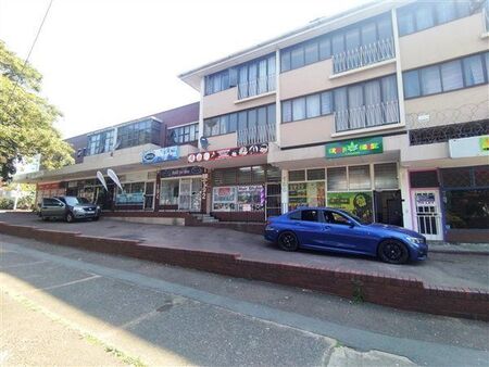 Bachelor apartment in Bulwer