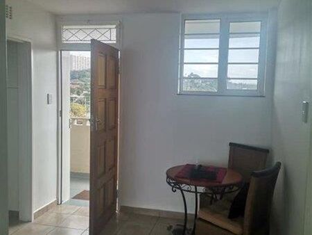 2 Bedroom Apartment in Amanzimtoti